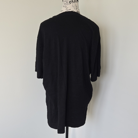 Old Navy Black Anniversary Graphic Tee - Picture 3 of 3